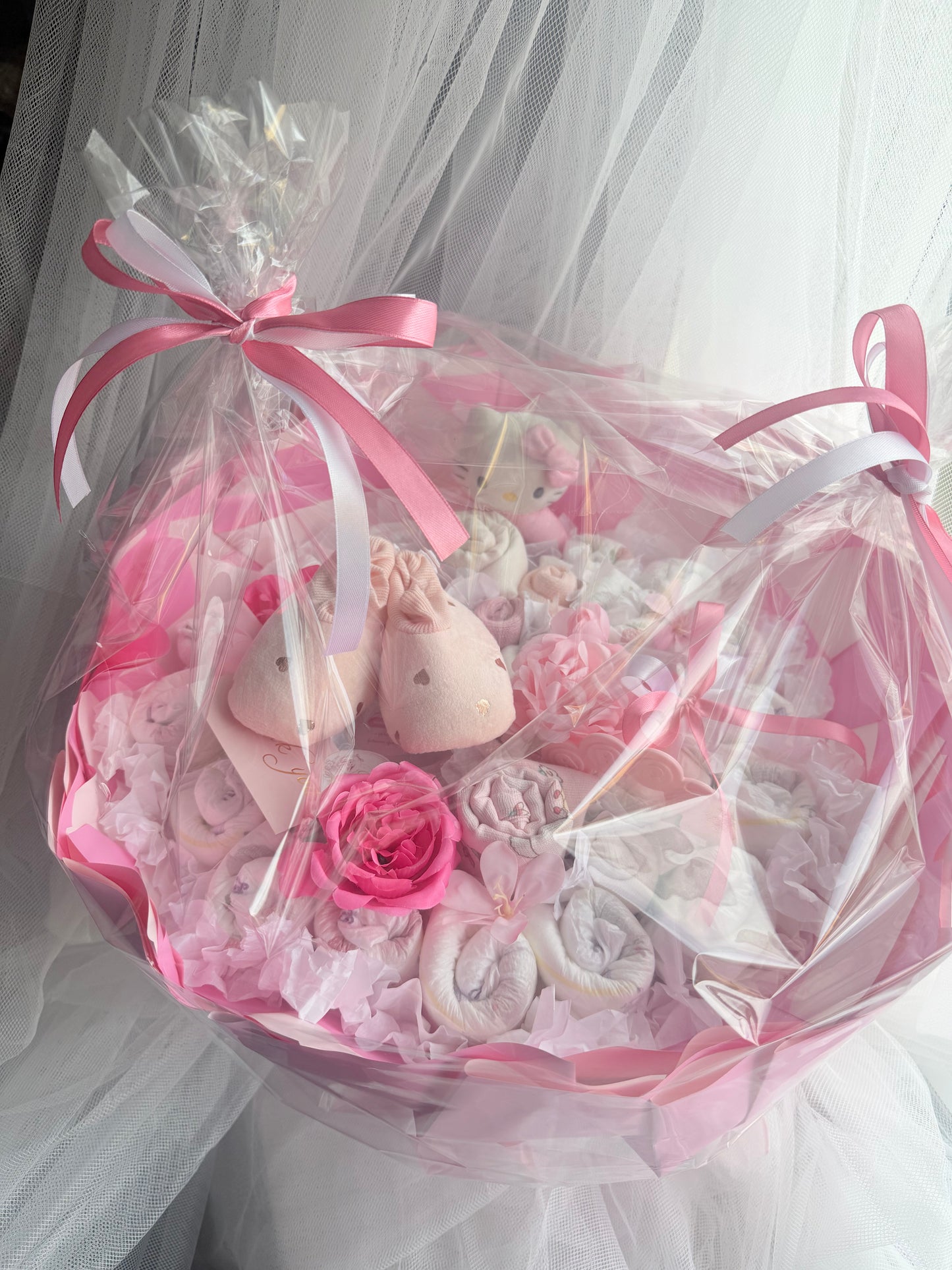 Dovana „Hello Kitty“ rožinė sauskelnių puokštė